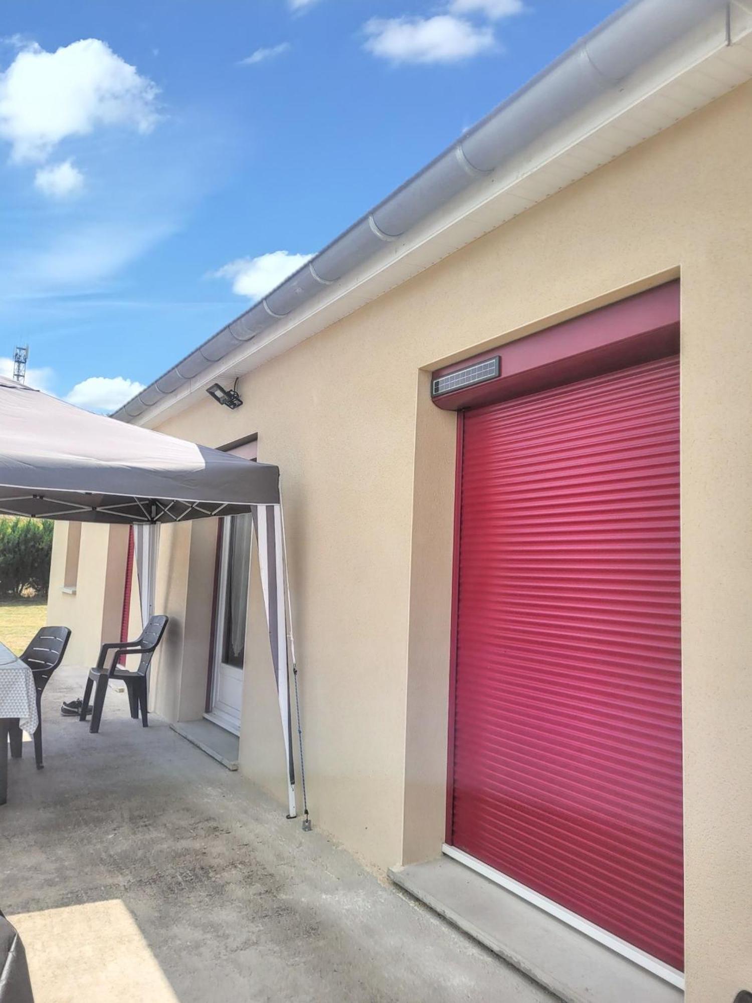 Maison Chaleureuse A Sully Avec Vue Sur La Montagne Exterior foto